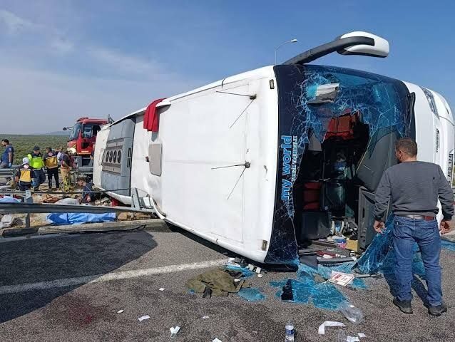 Eleven killed as coach hits truck in western Turkey