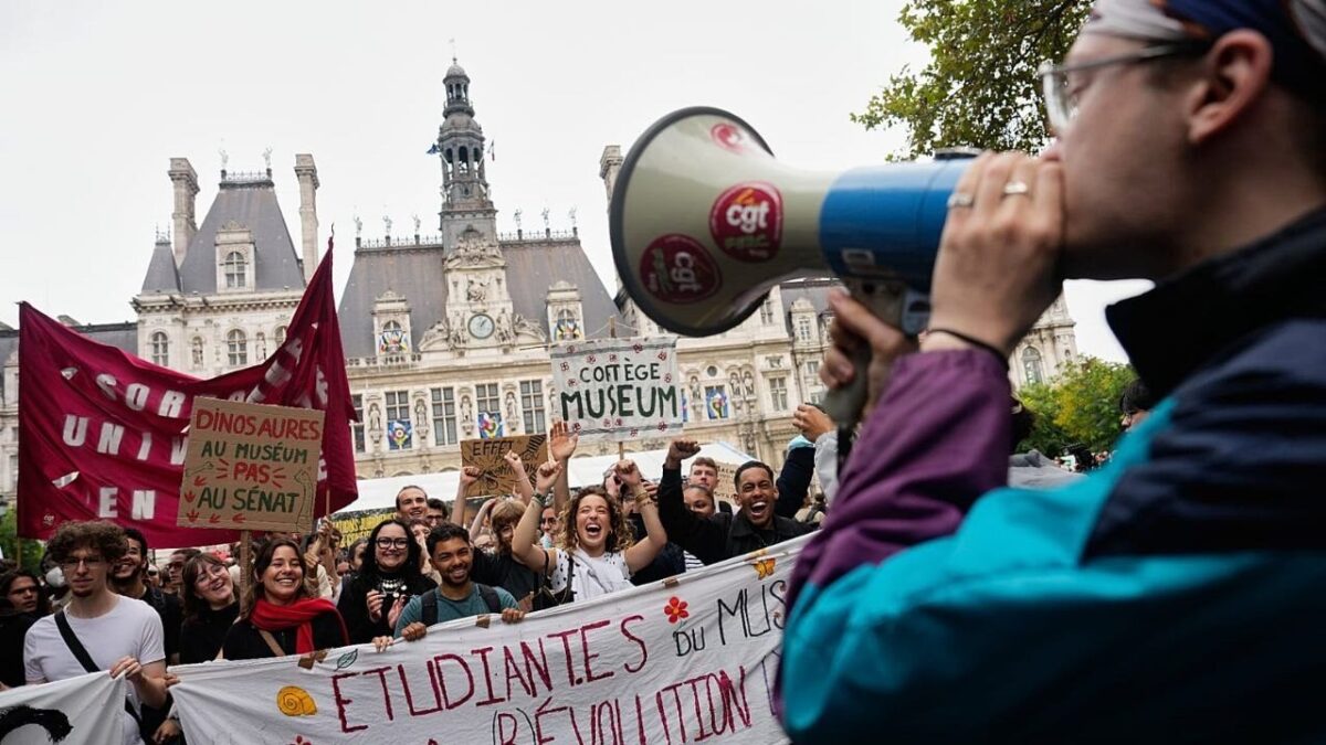 French unions say 480,000 joined student-support protests